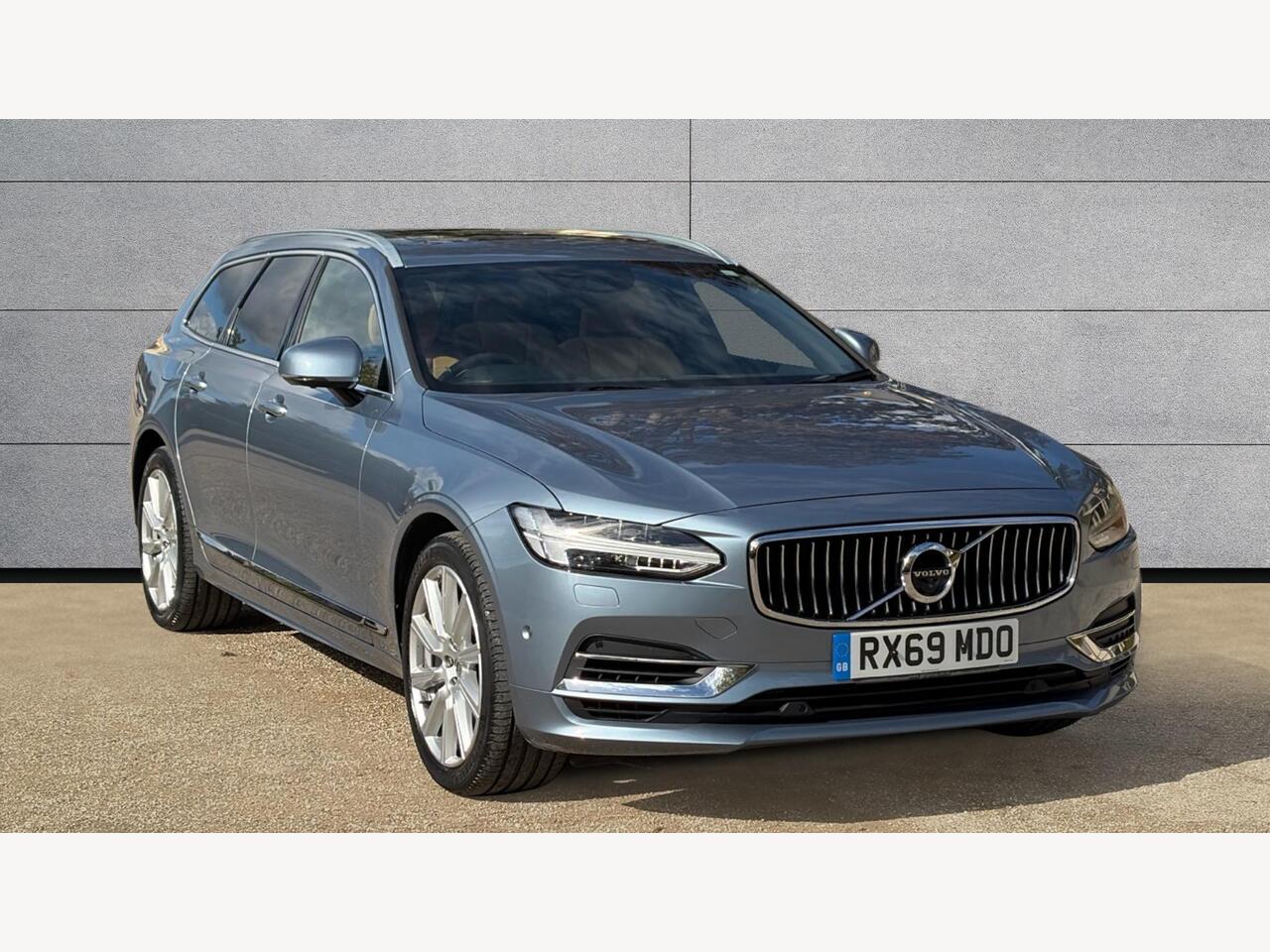 Main listing image - Volvo V90