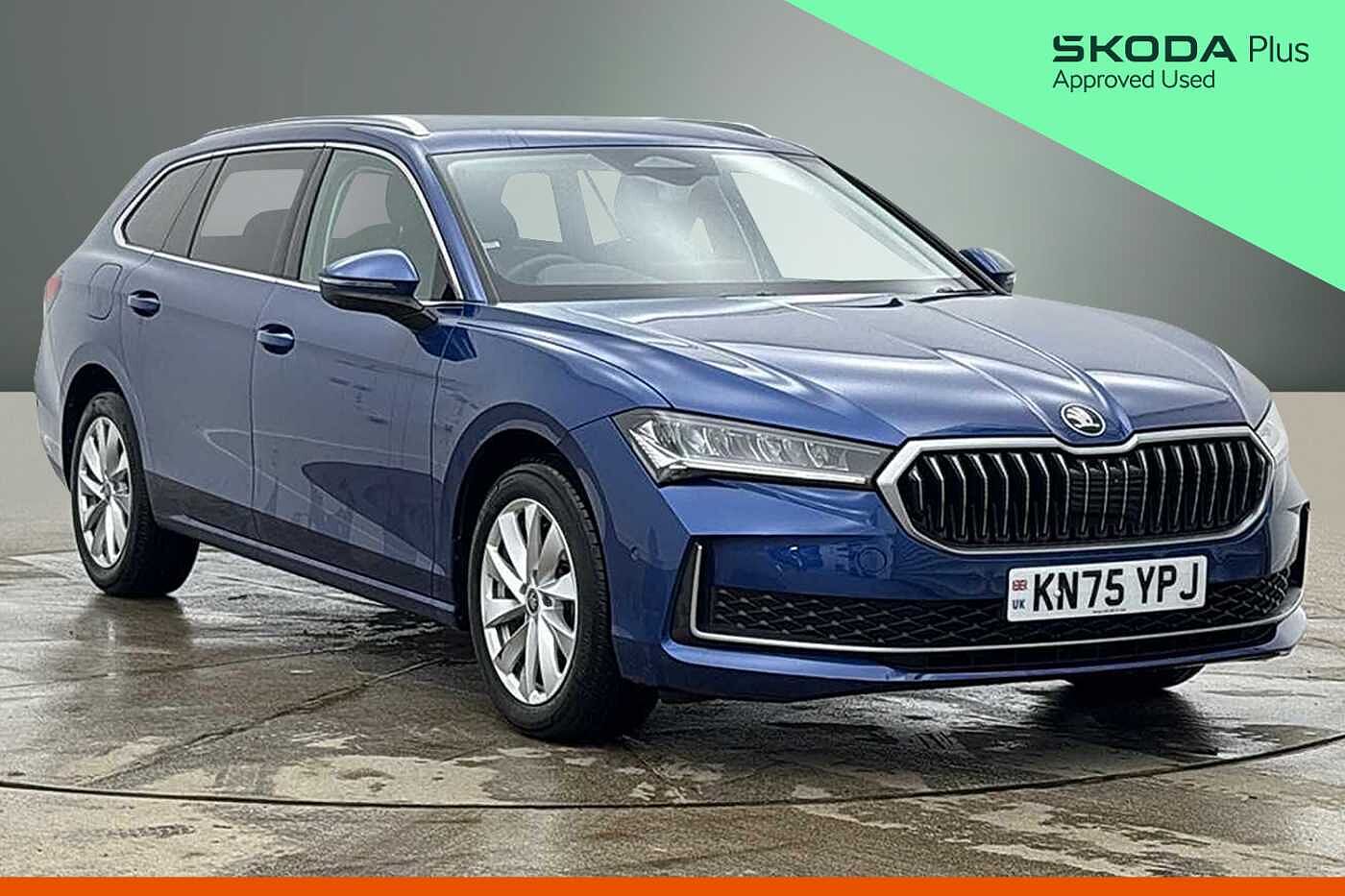 Main listing image - Skoda Superb Estate