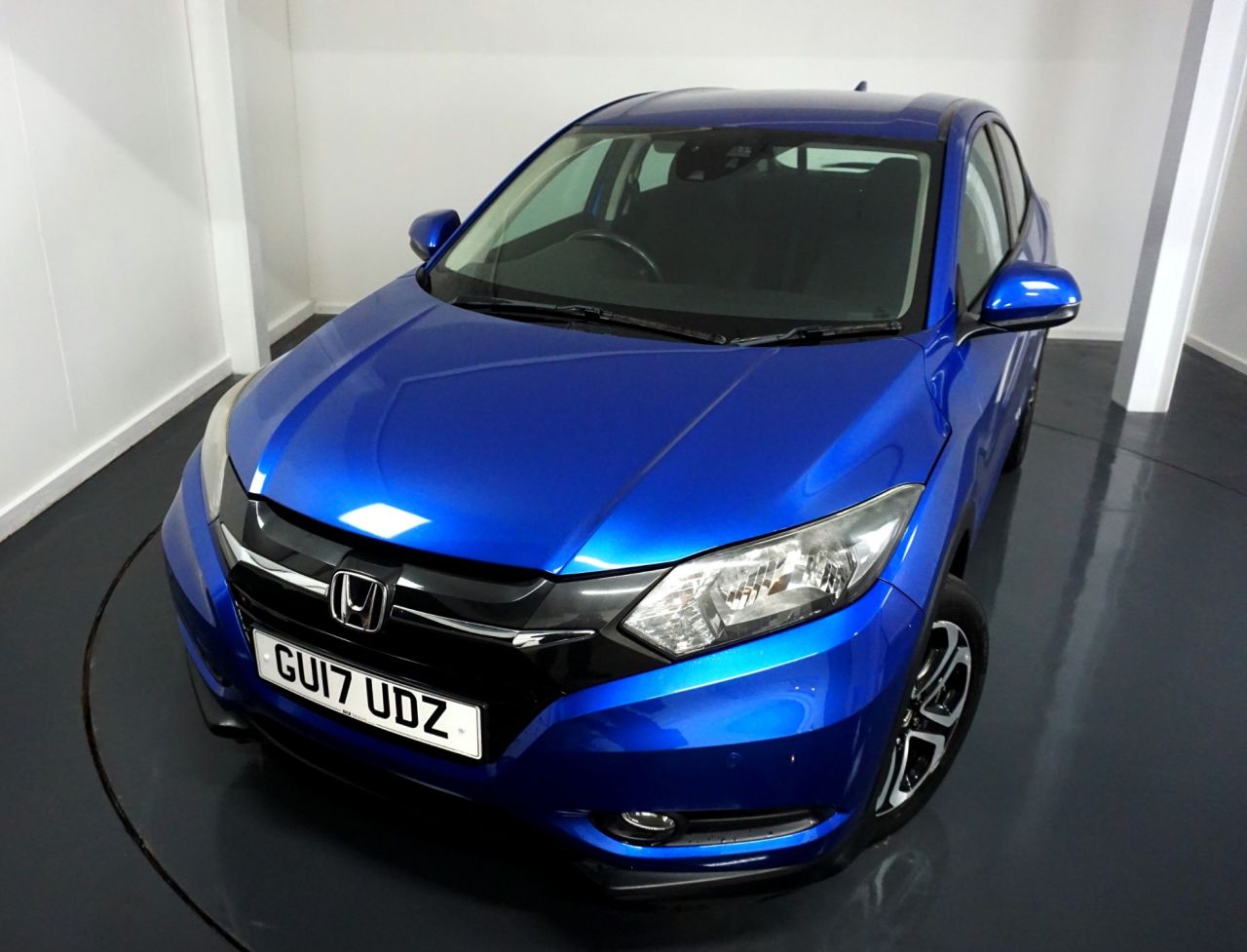 Main listing image - Honda HR-V