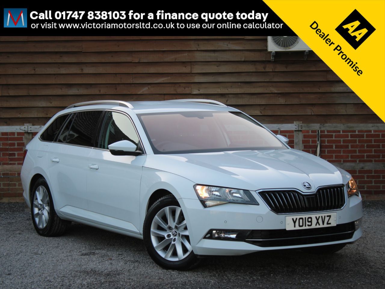 Main listing image - Skoda Superb Estate