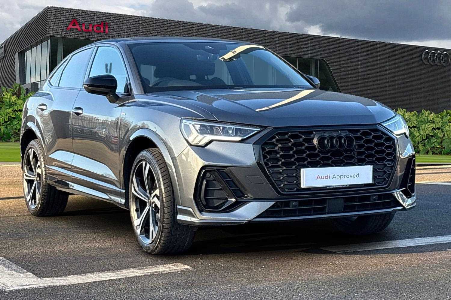 Main listing image - Audi Q3