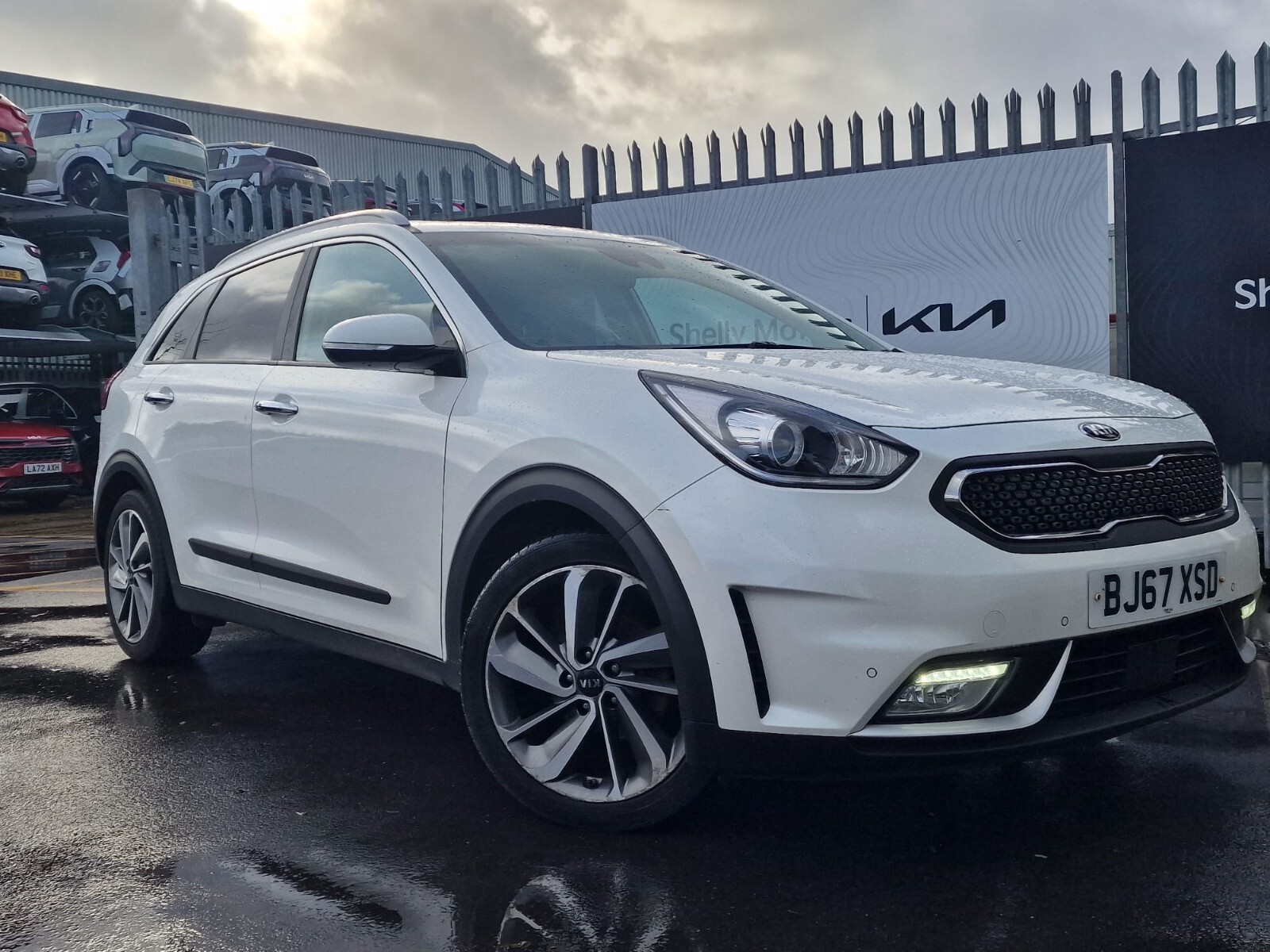 Main listing image - Kia Niro