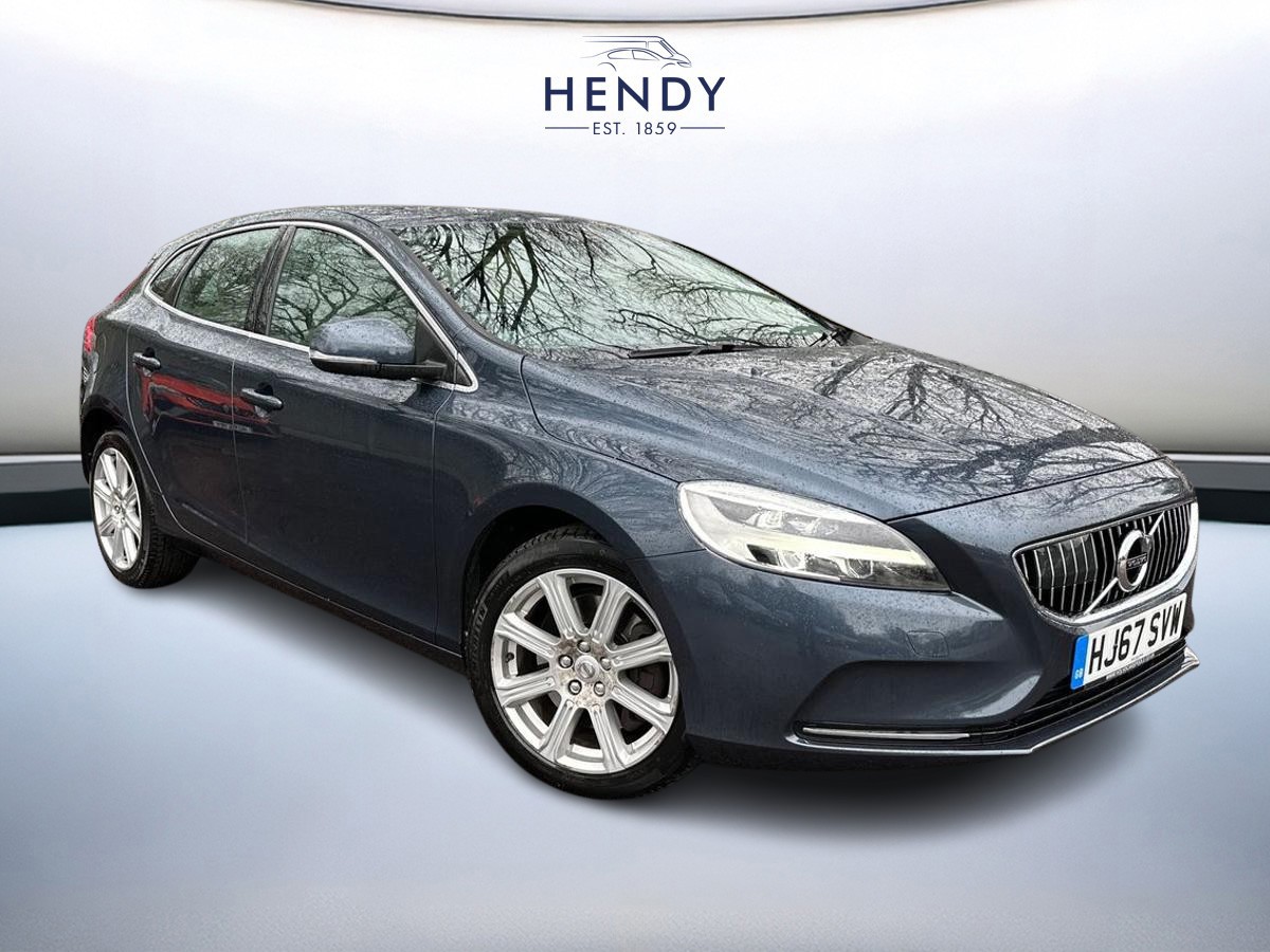 Main listing image - Volvo V40