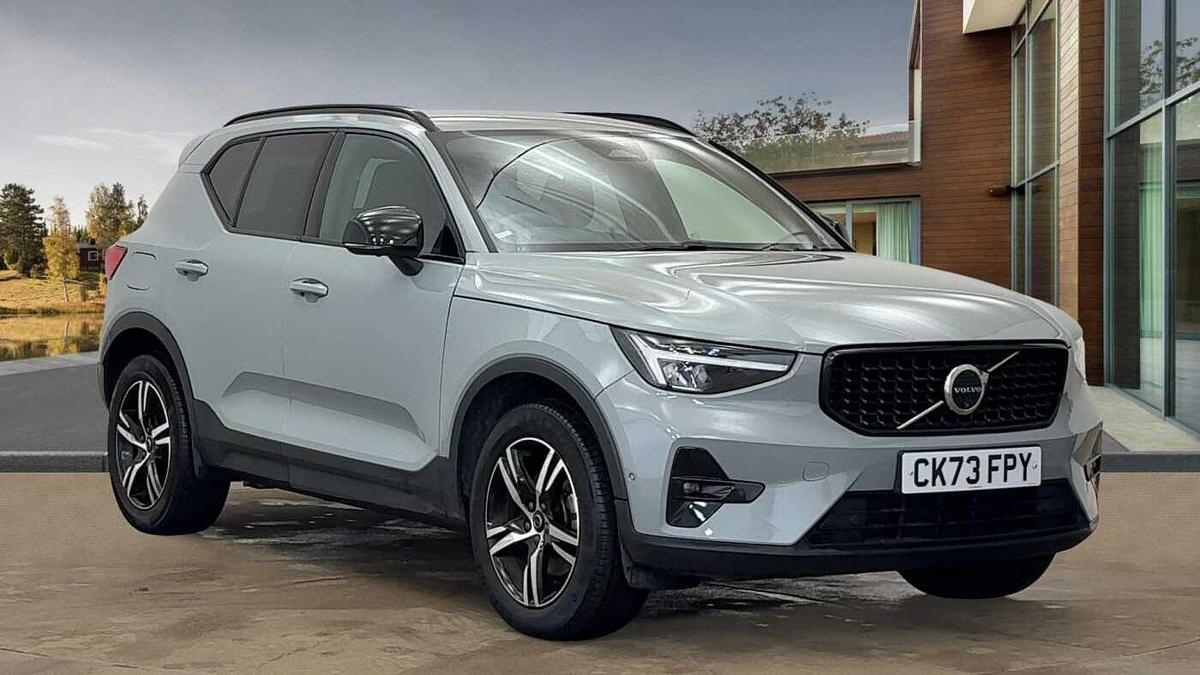 Main listing image - Volvo XC40