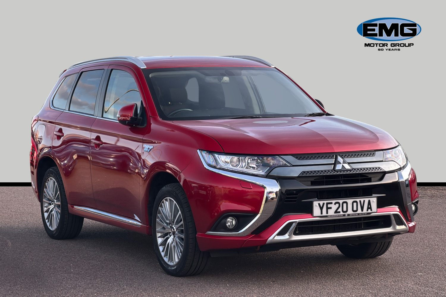 Main listing image - Mitsubishi Outlander