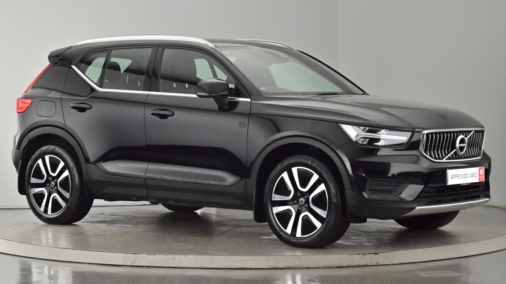 Main listing image - Volvo XC40 Recharge