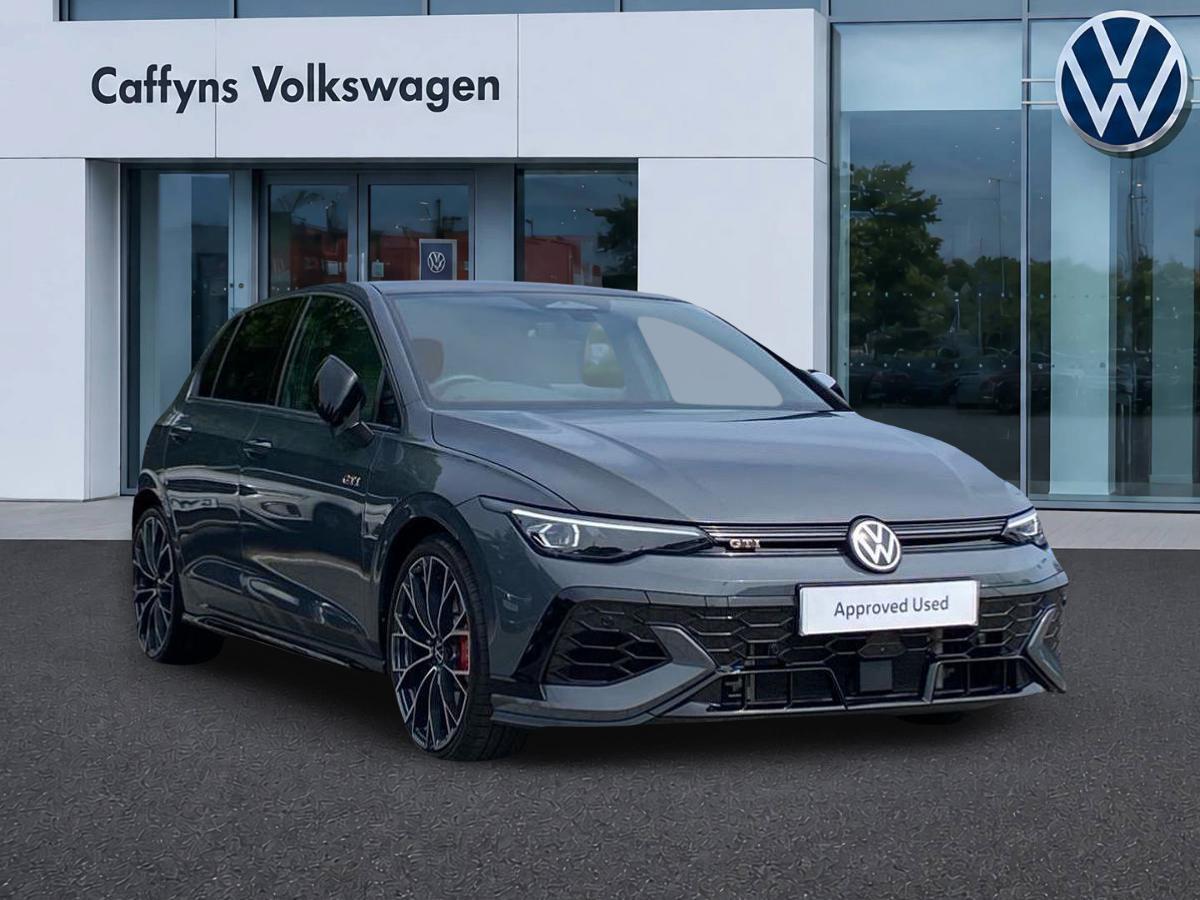 Main listing image - Volkswagen Golf