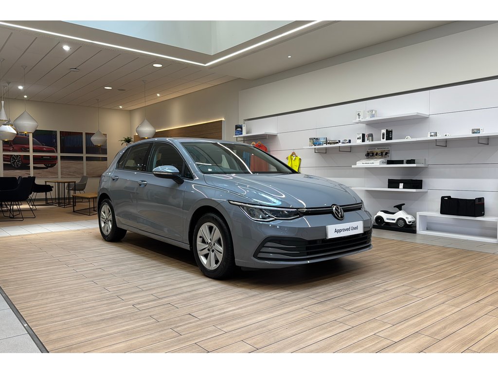 Main listing image - Volkswagen Golf