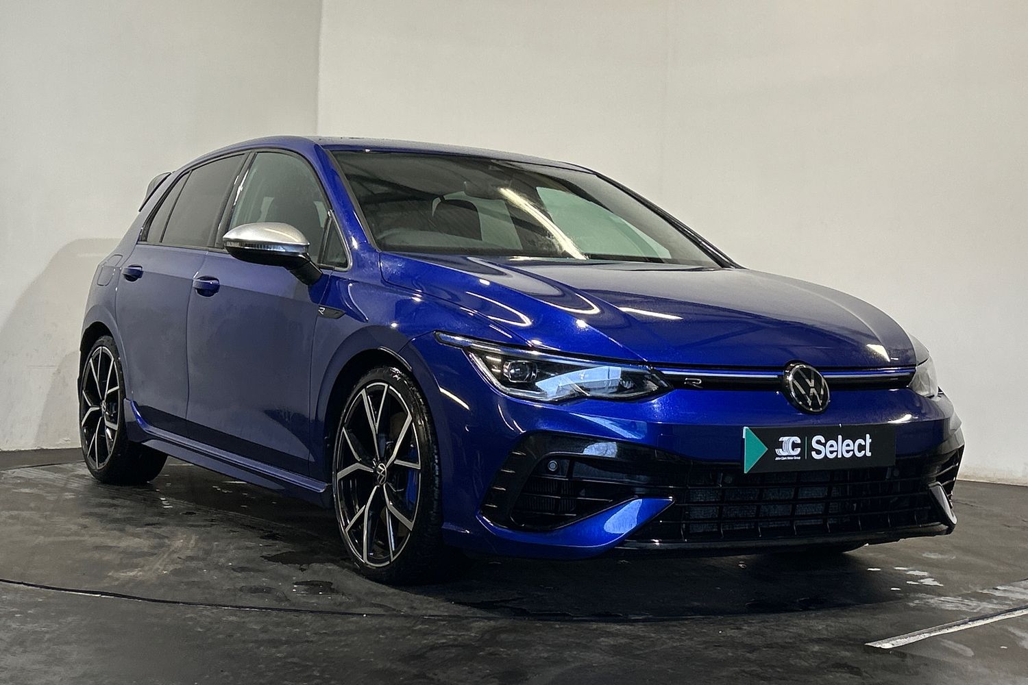 Main listing image - Volkswagen Golf R