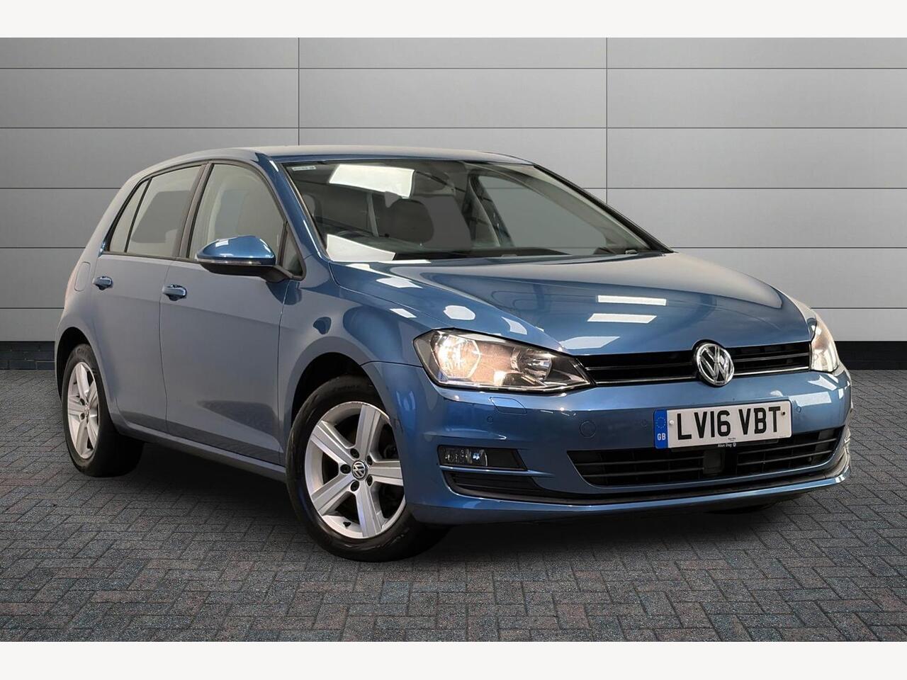 Main listing image - Volkswagen Golf
