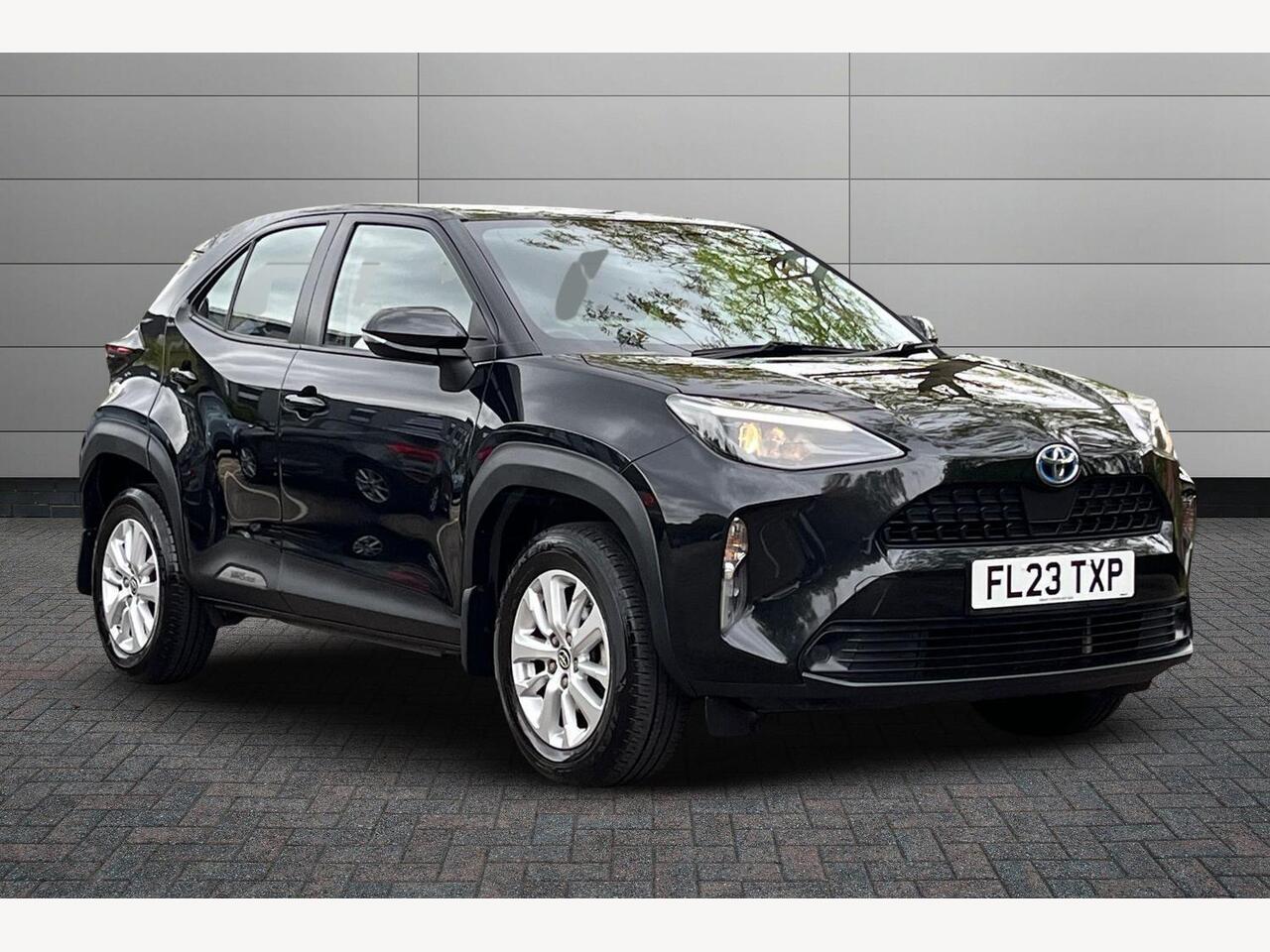 Main listing image - Toyota Yaris Cross