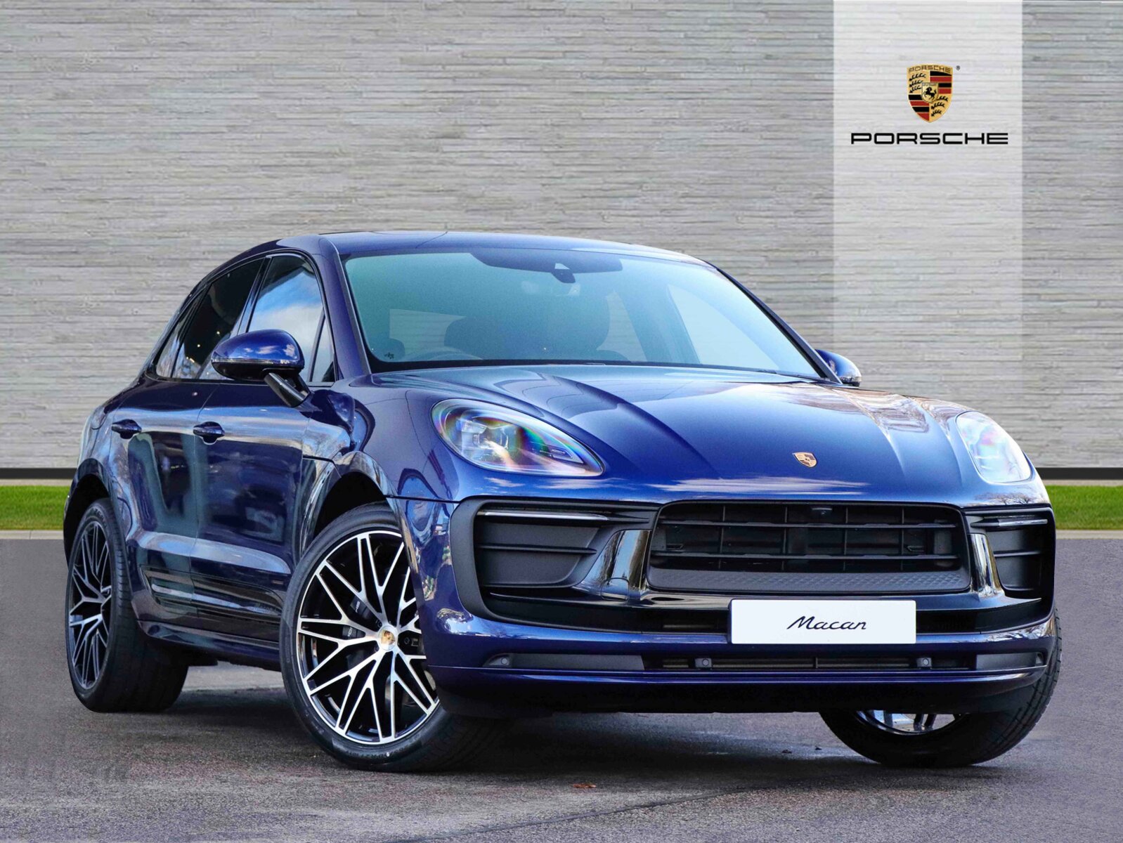 Main listing image - Porsche Macan