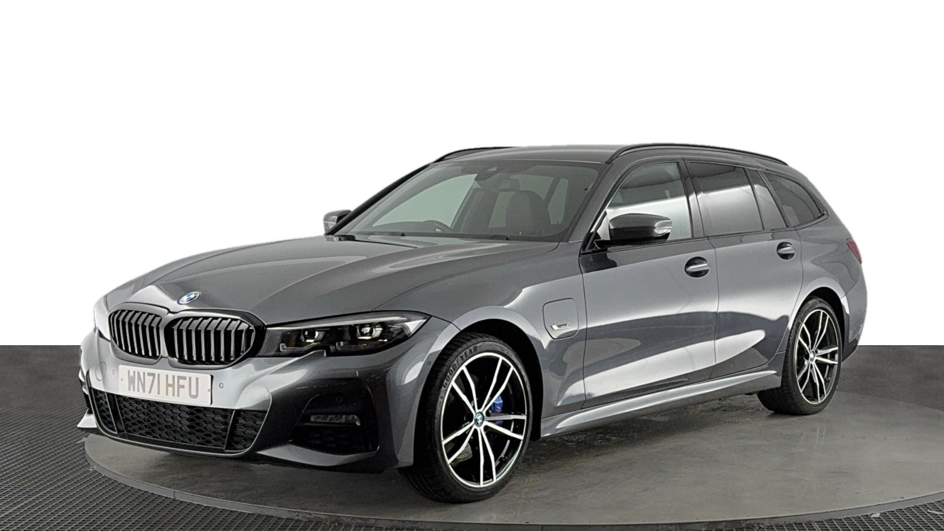 Main listing image - BMW 3 Series Touring