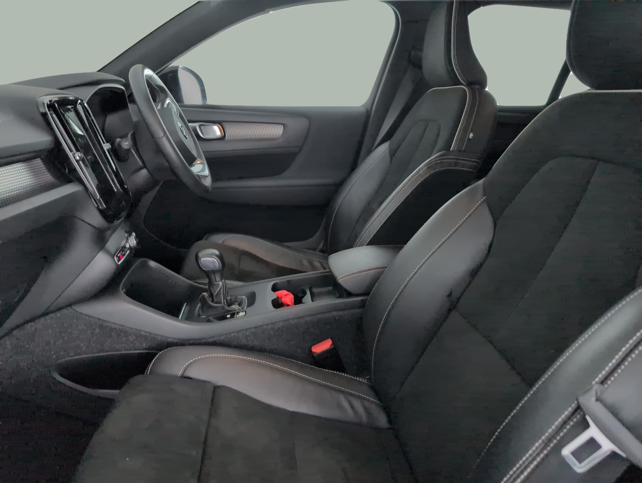 Main listing image - Volvo XC40