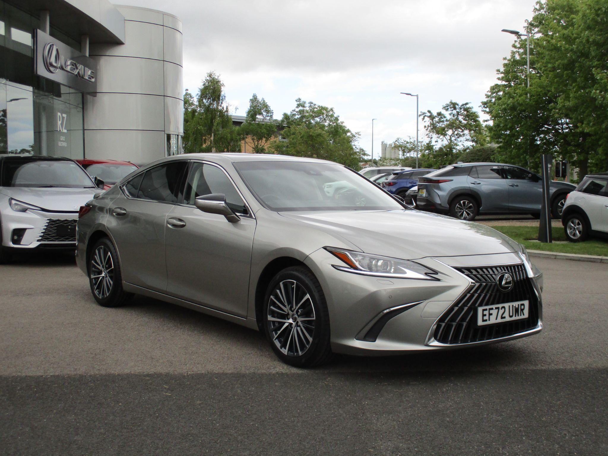 2022 LEXUS ES
