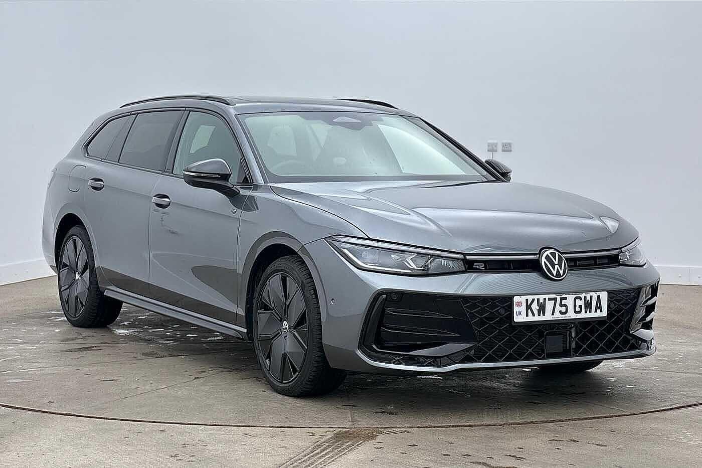 Main listing image - Volkswagen Passat