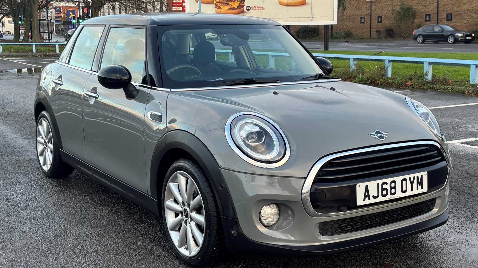 Main listing image - MINI Hatchback 5dr