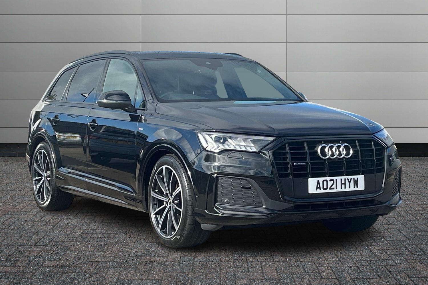 Main listing image - Audi Q7