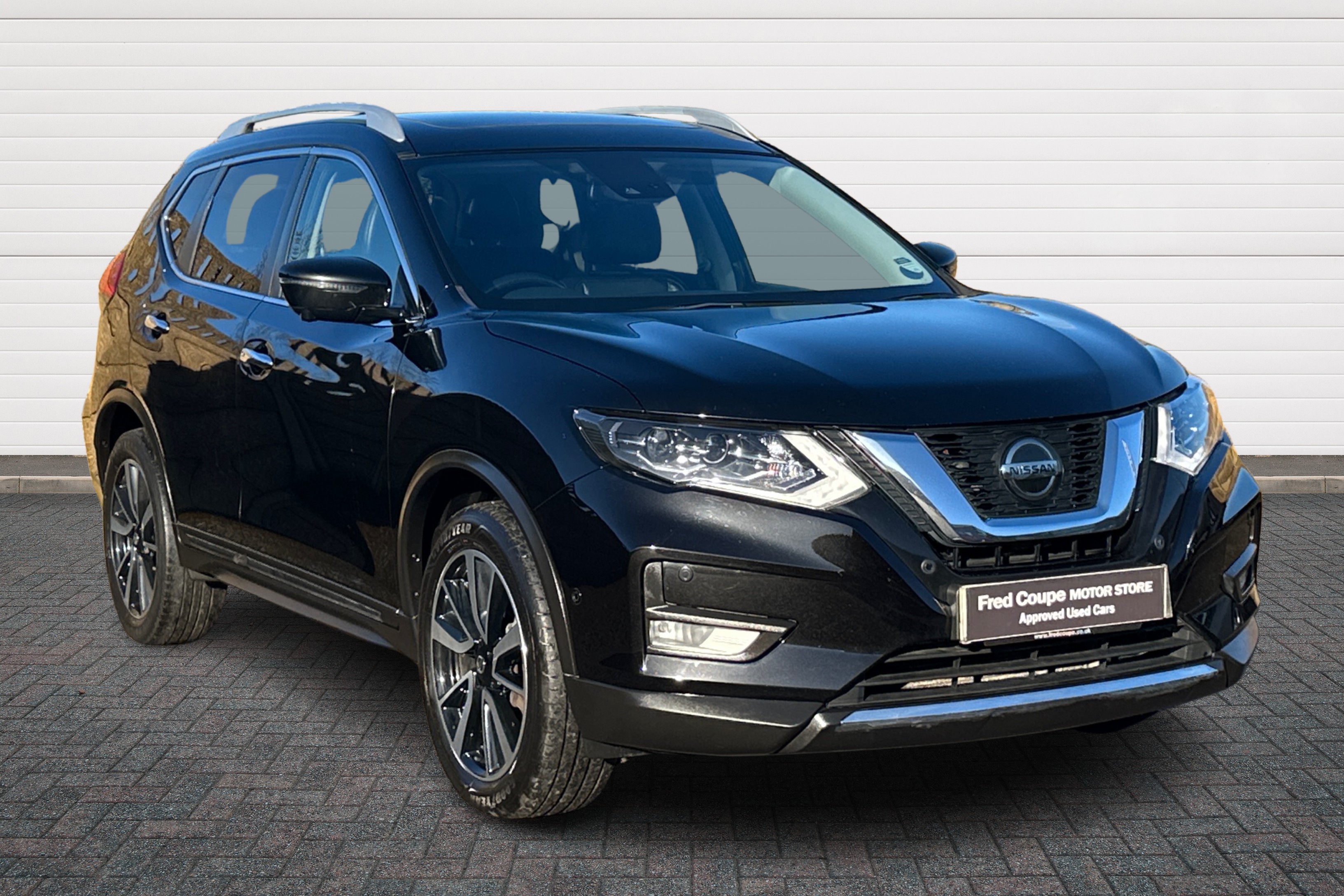 Main listing image - Nissan X-Trail