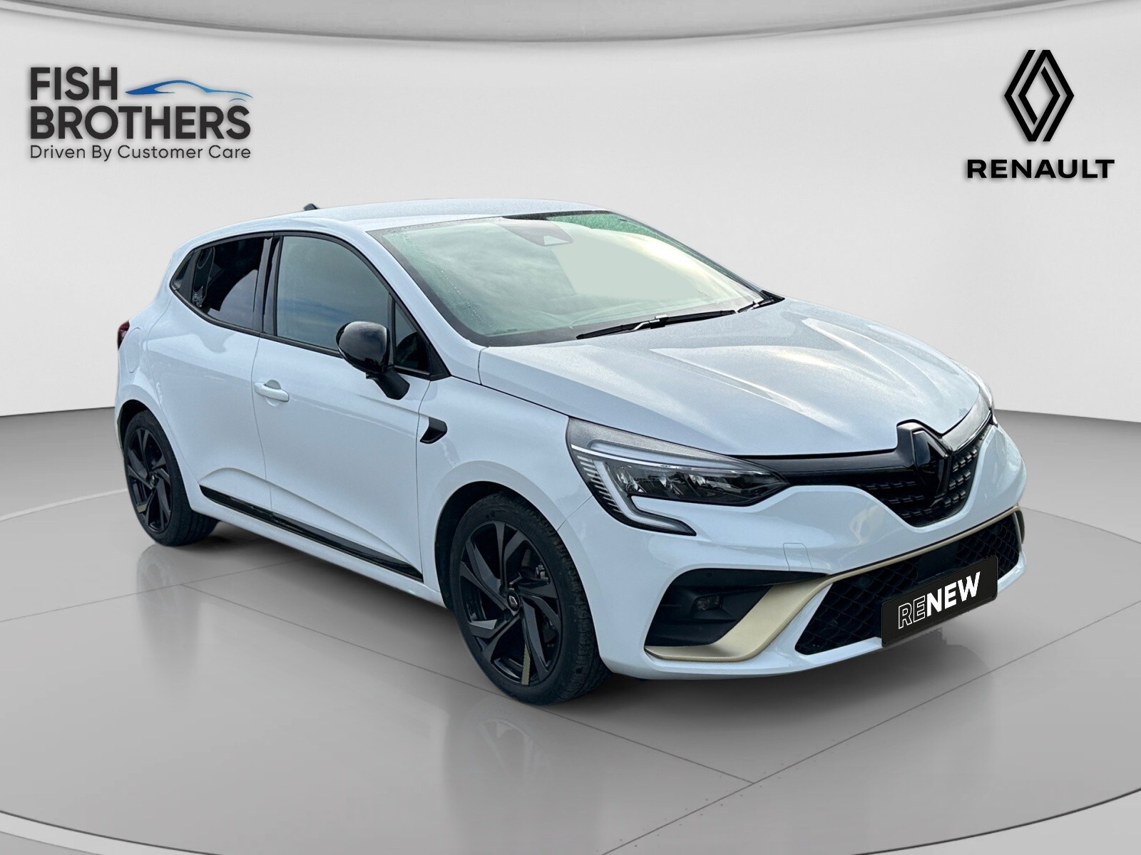 Main listing image - Renault Clio