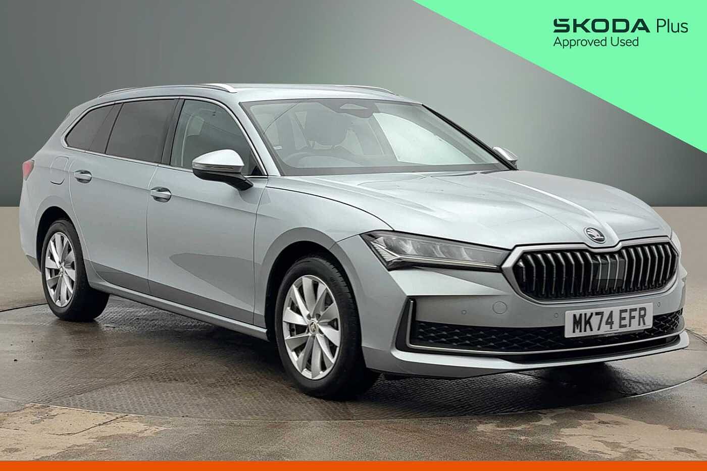 Main listing image - Skoda Superb Estate