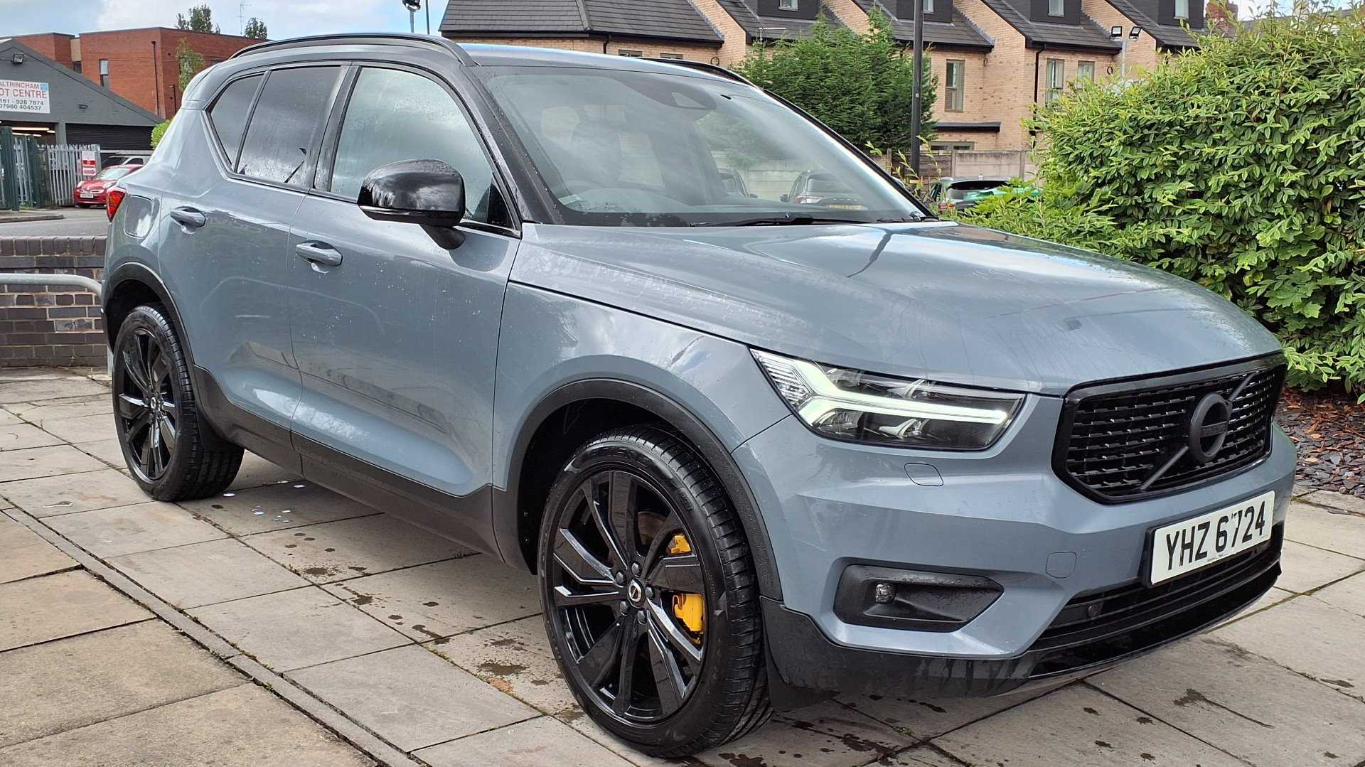 Main listing image - Volvo XC40 Recharge