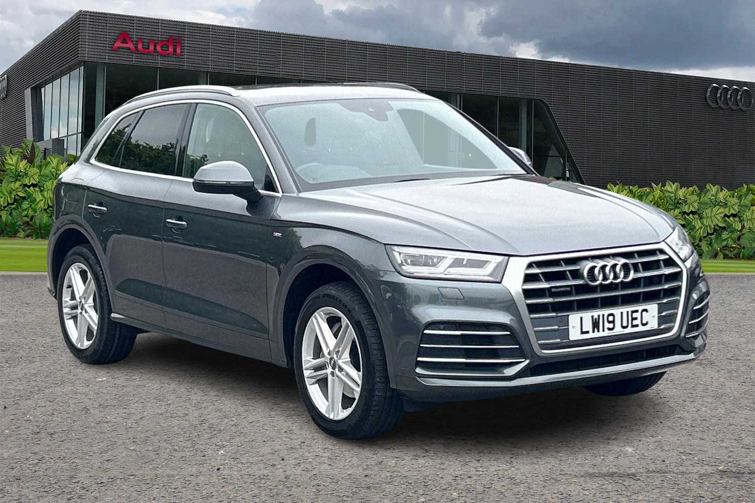 Main listing image - Audi Q5