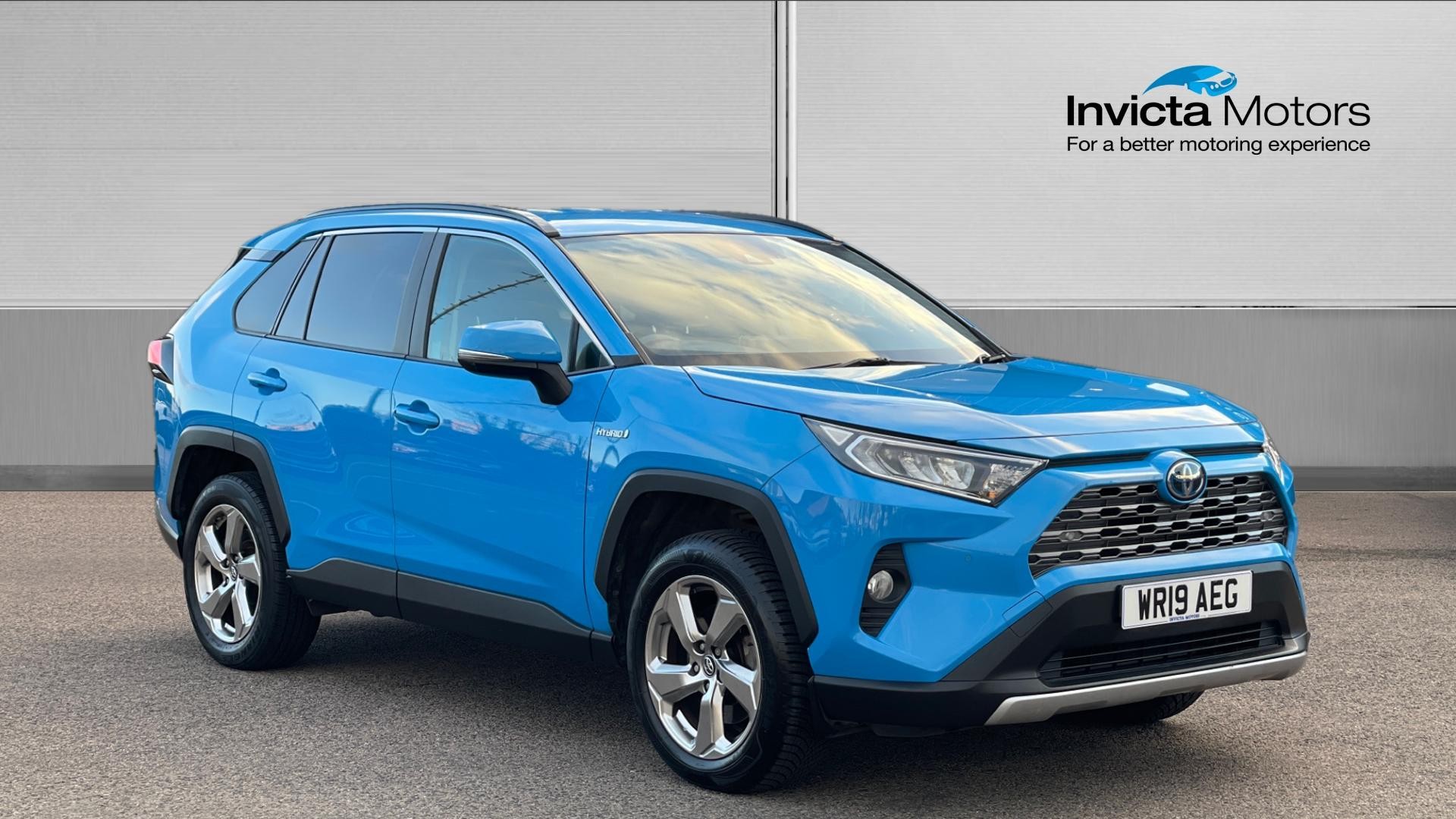 Main listing image - Toyota RAV4