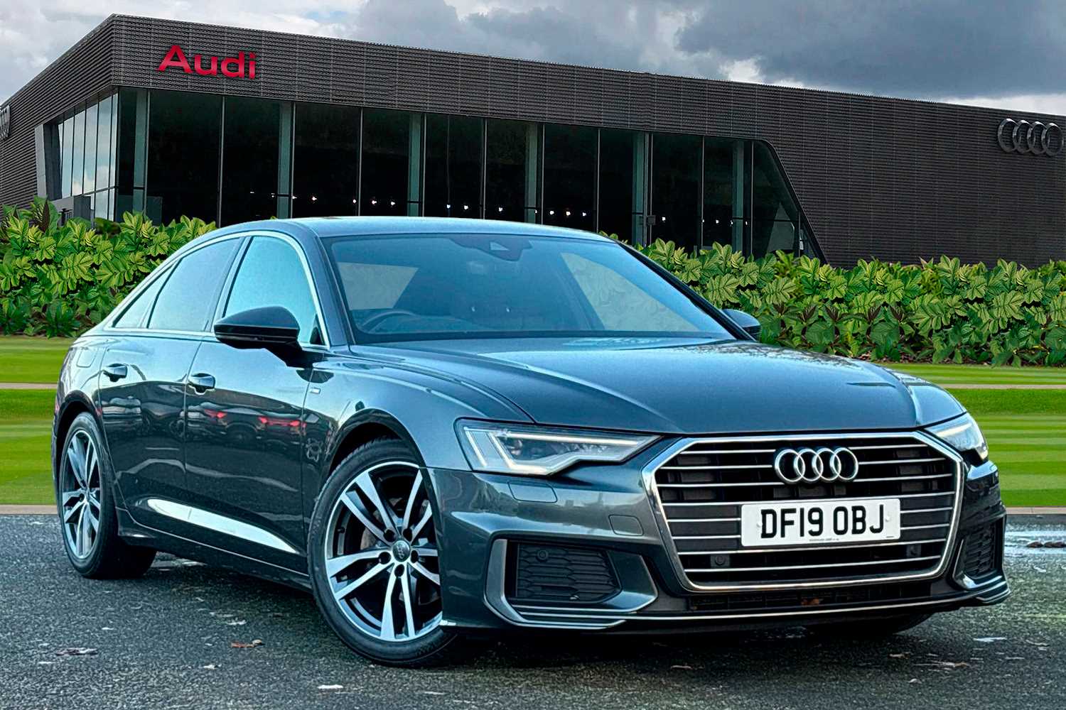 Main listing image - Audi A6