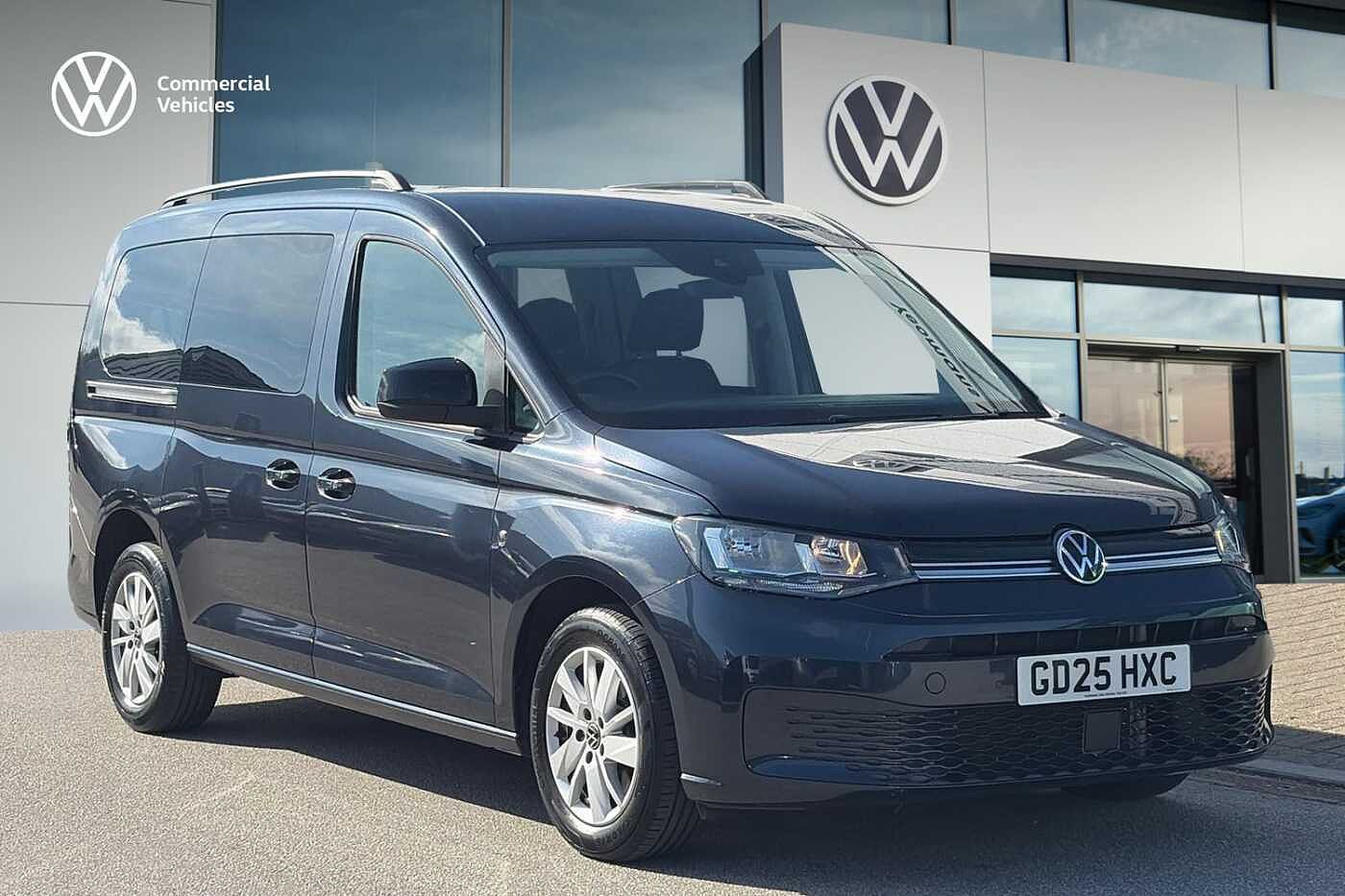 Main listing image - Volkswagen Caddy Maxi