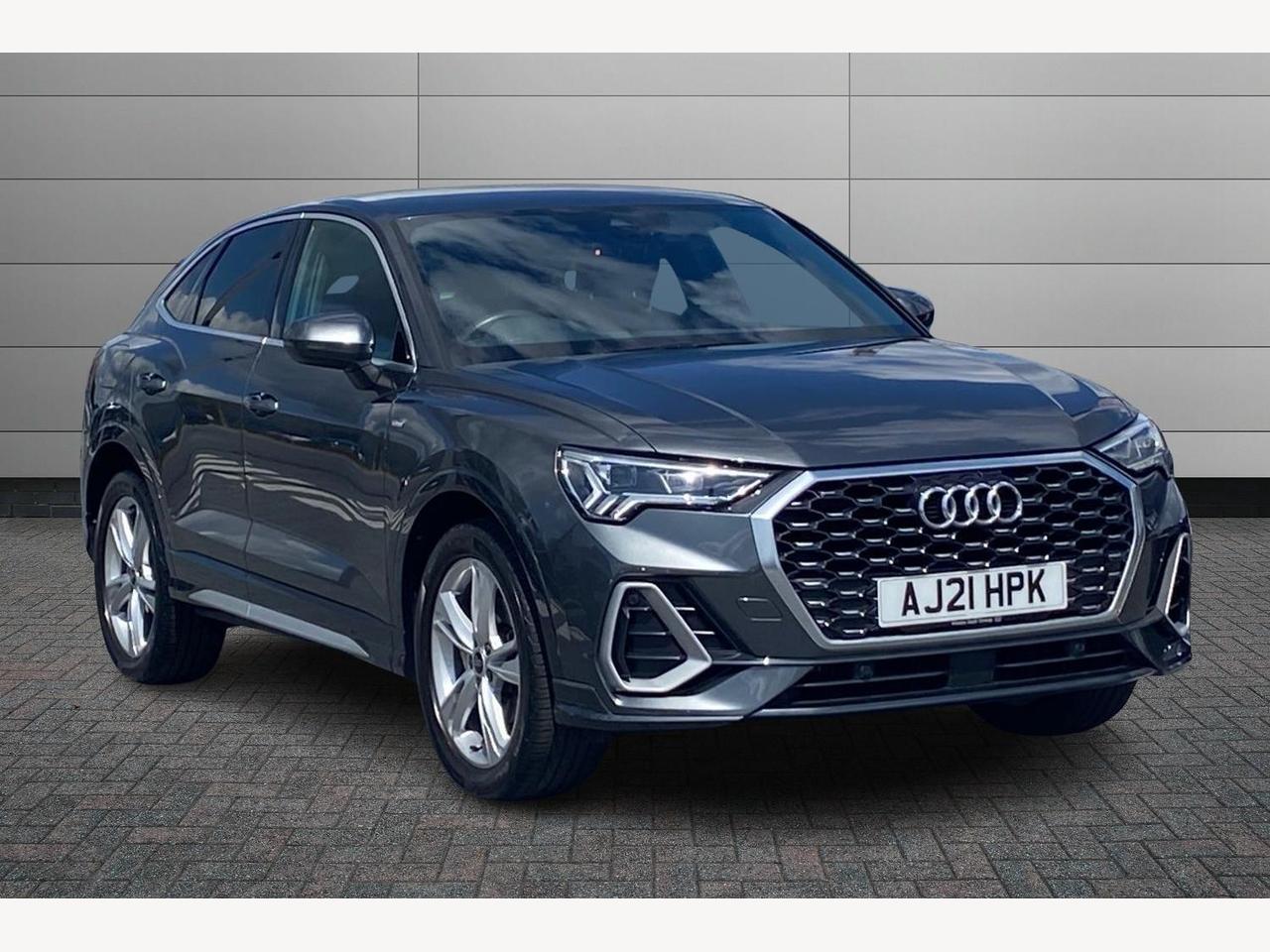 Main listing image - Audi Q3