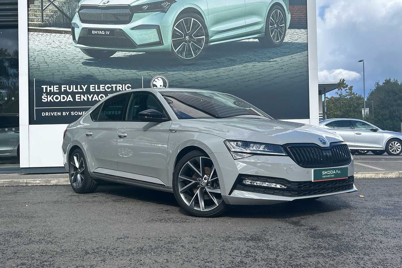 Main listing image - Skoda Superb