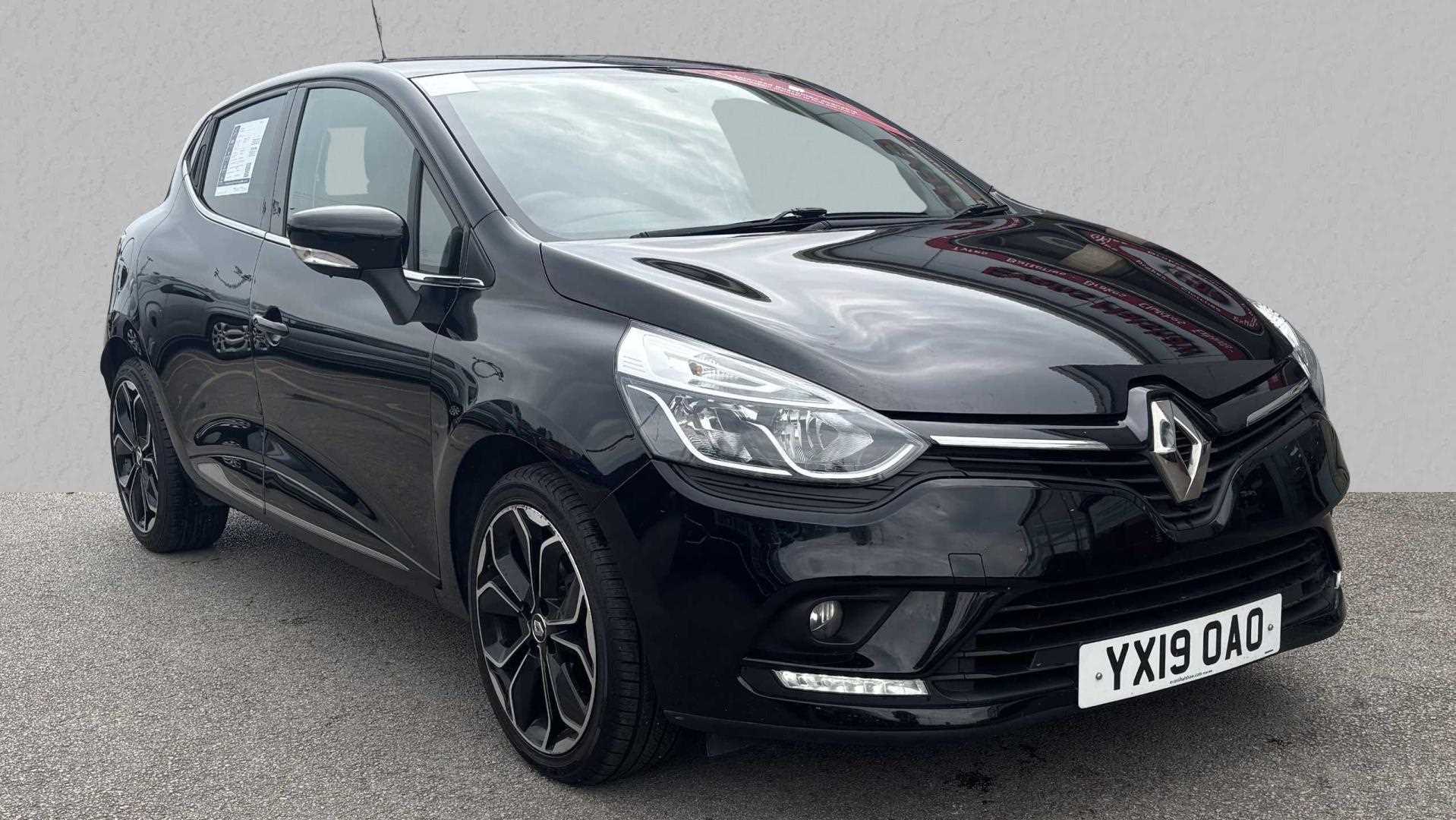 Main listing image - Renault Clio