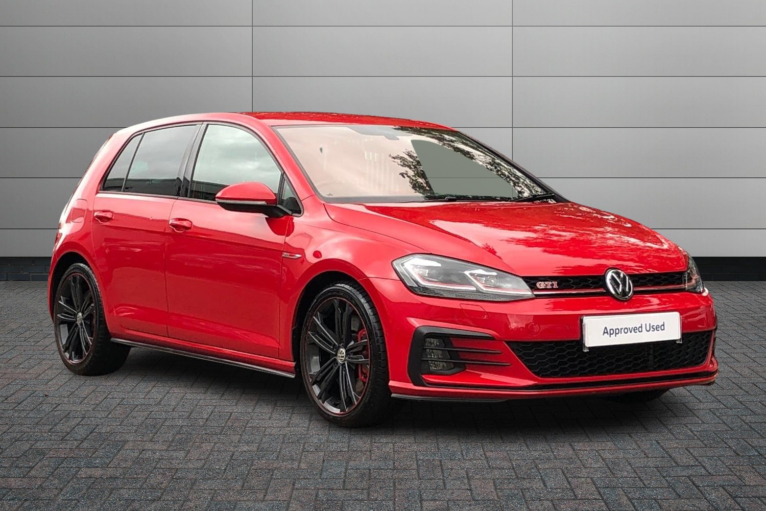 Main listing image - Volkswagen Golf