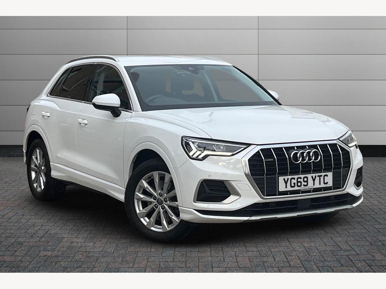 Main listing image - Audi Q3