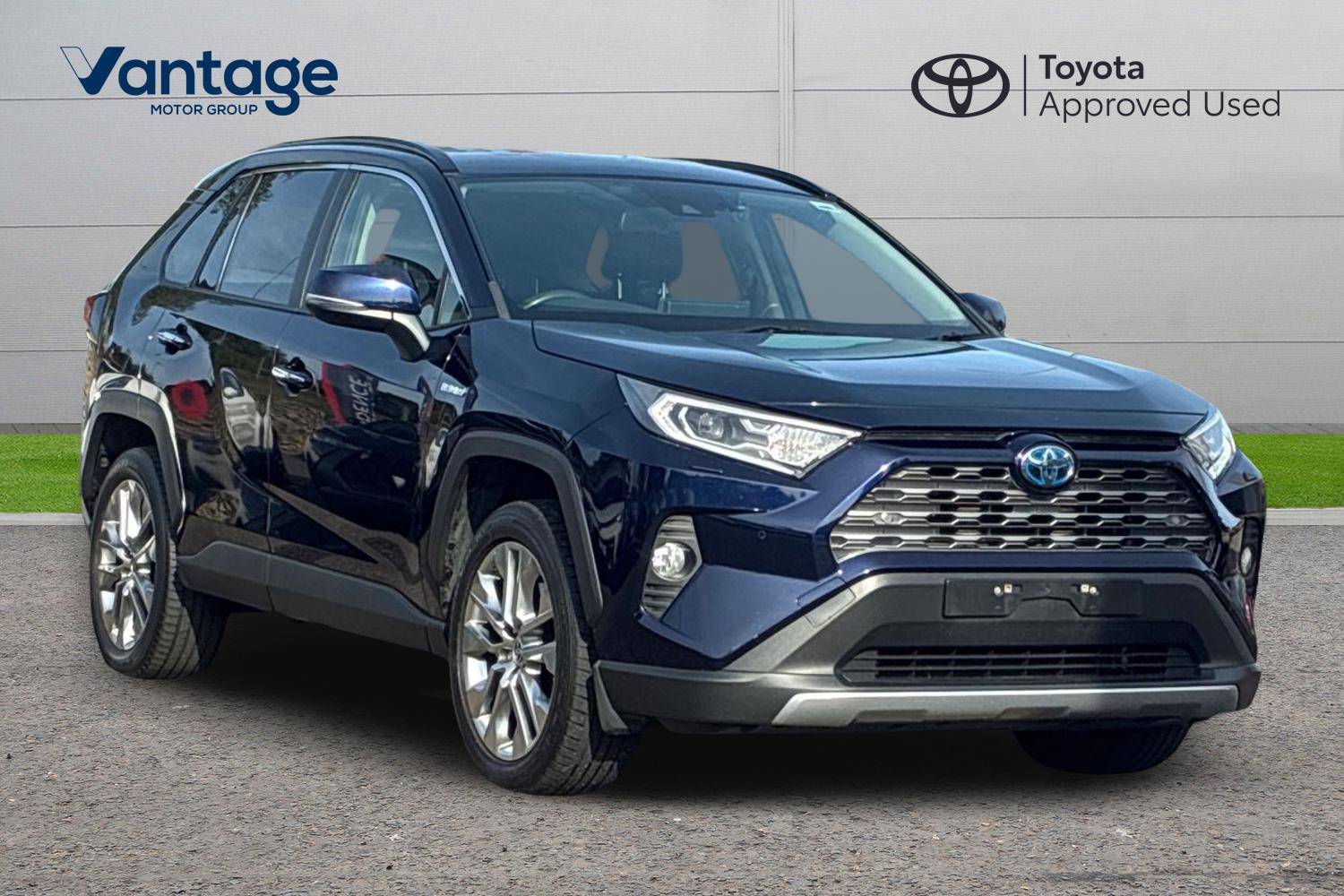 Main listing image - Toyota RAV4