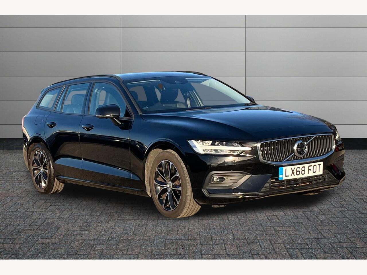 Main listing image - Volvo V60