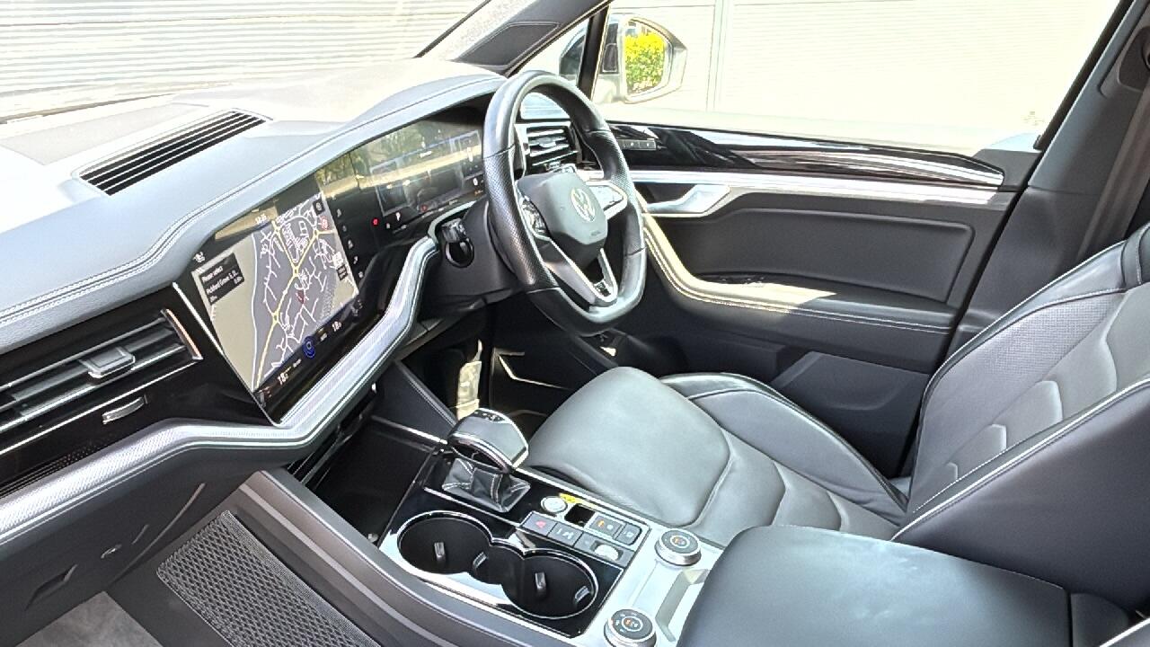 Main listing image - Volkswagen Touareg