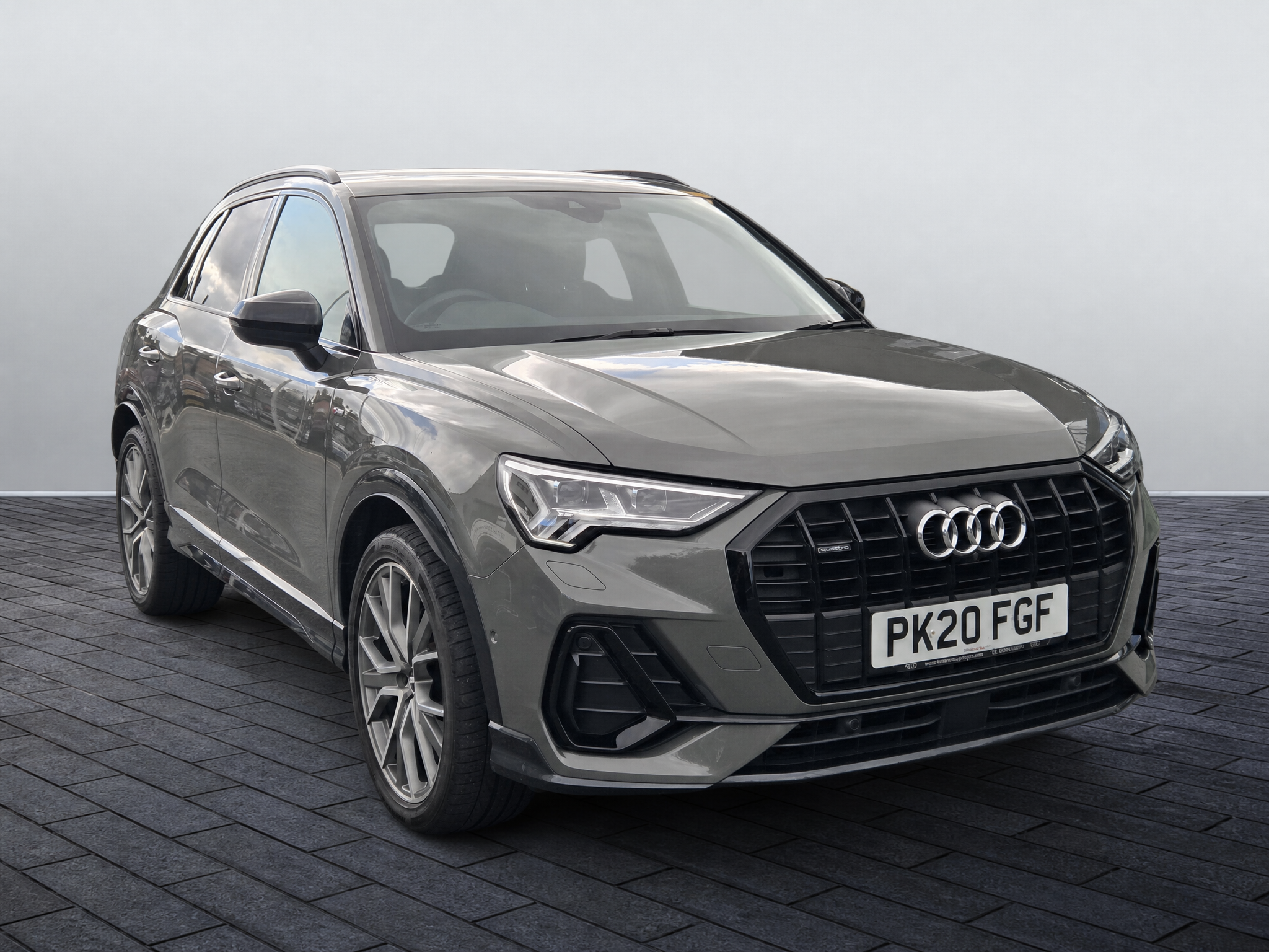 Main listing image - Audi Q3