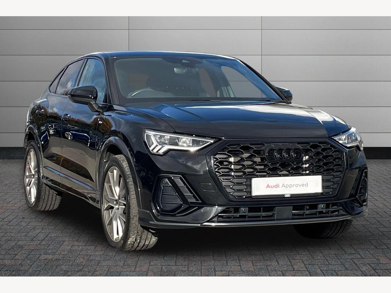 Main listing image - Audi Q3