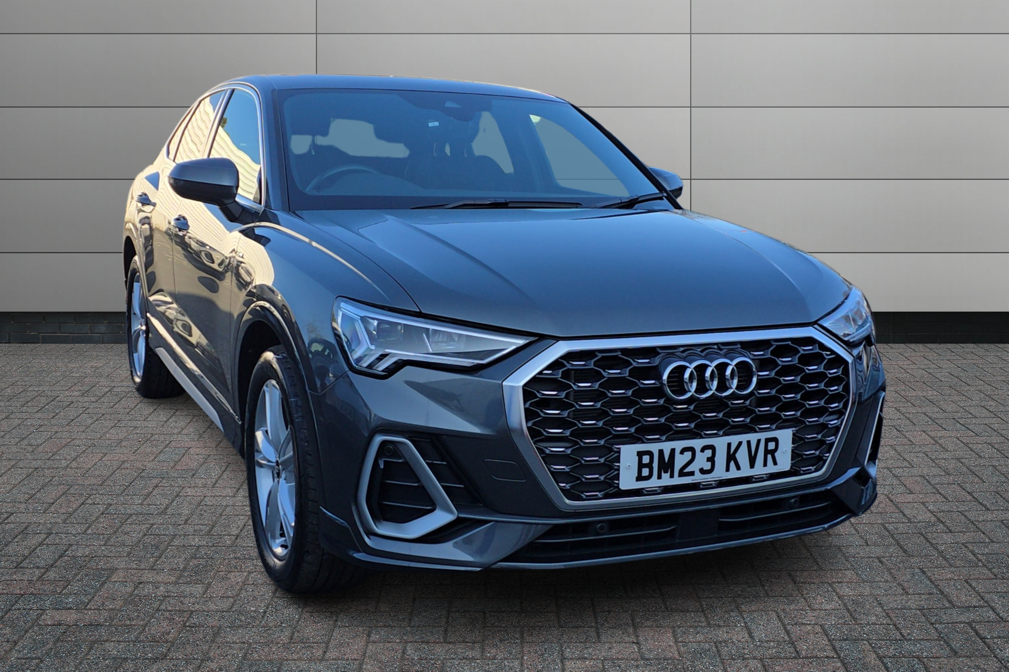Main listing image - Audi Q3