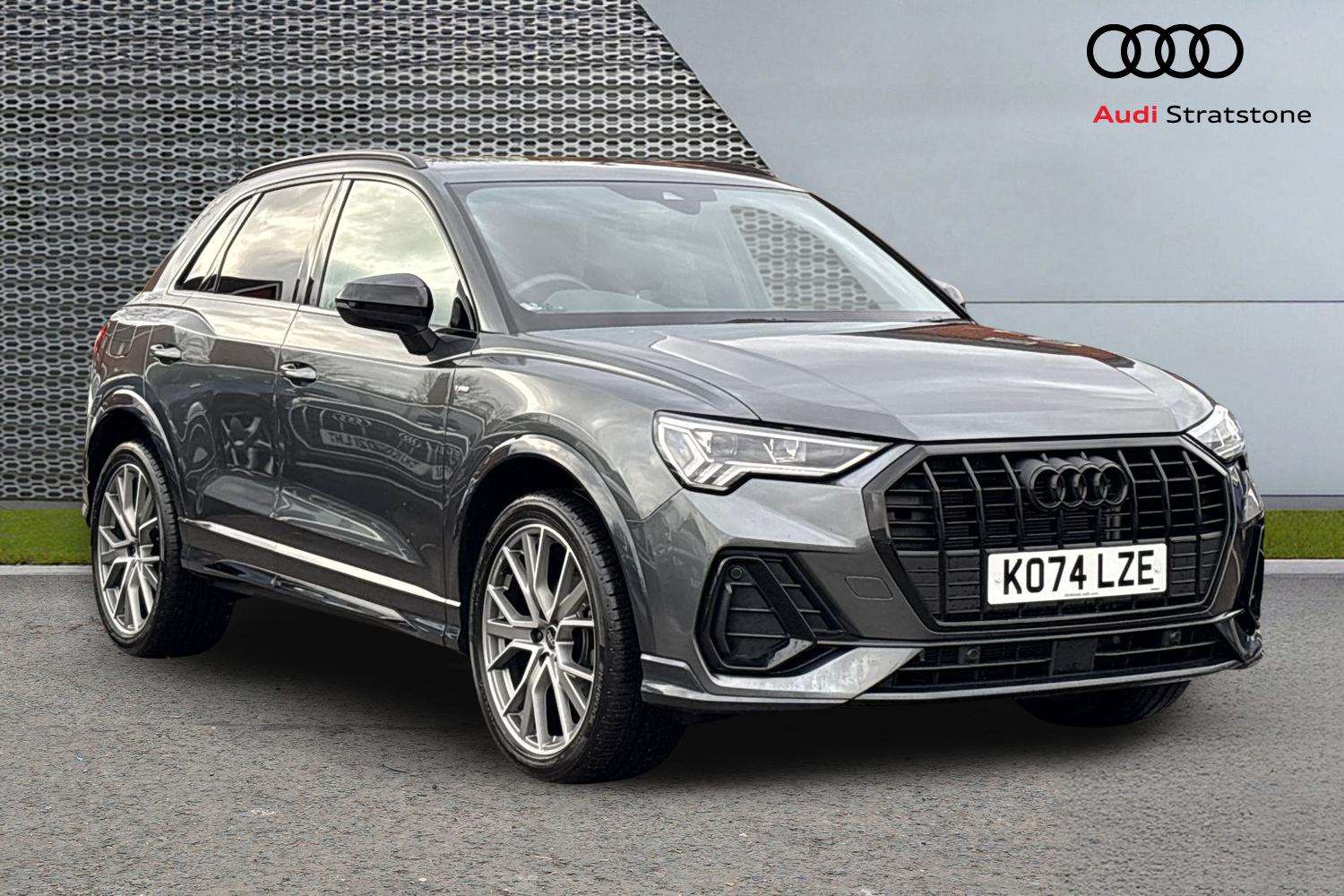 Main listing image - Audi Q3