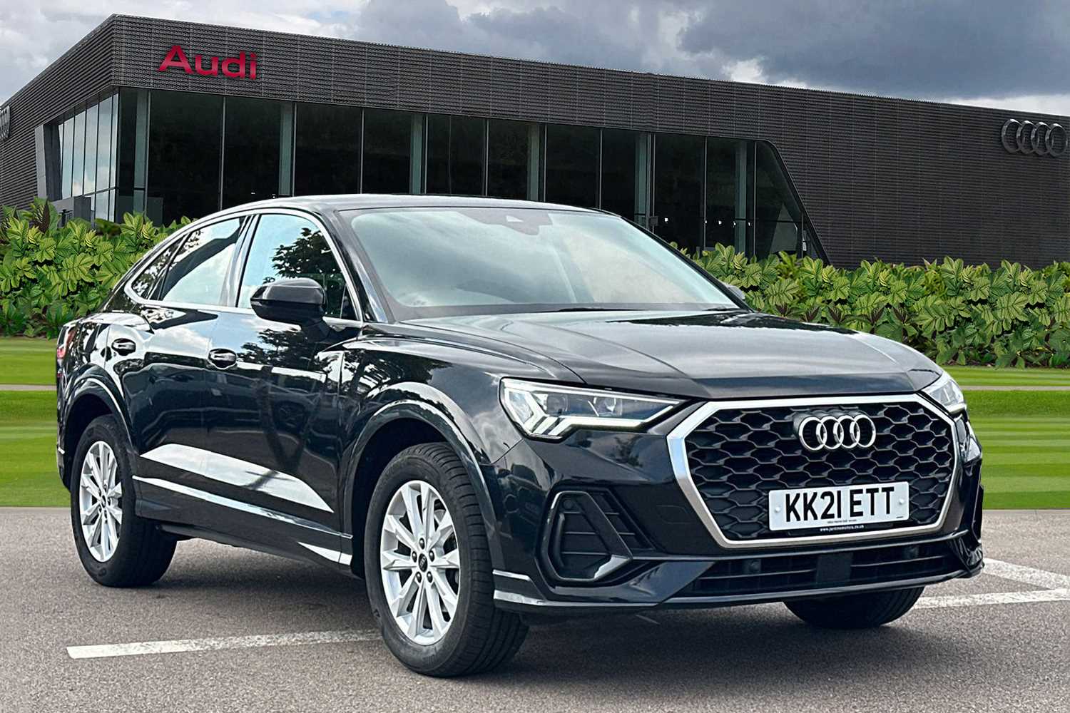 Main listing image - Audi Q3