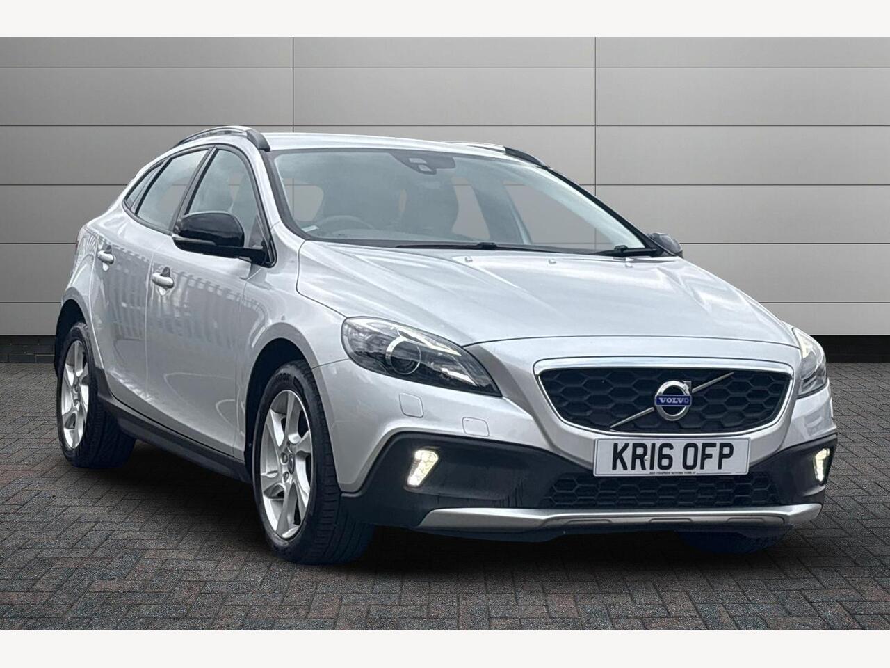 Main listing image - Volvo V40 Cross Country