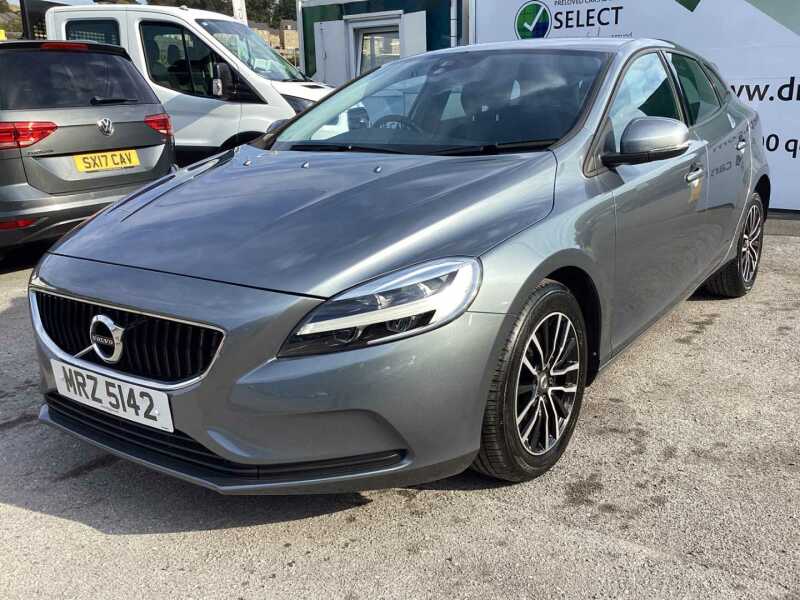 Main listing image - Volvo V40