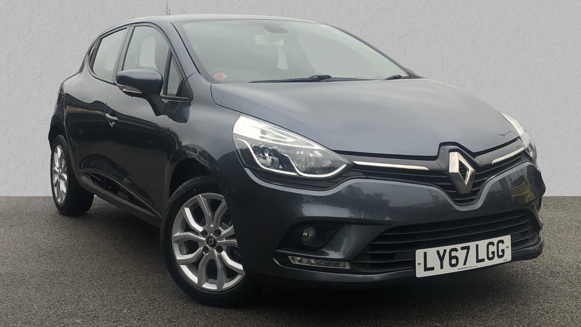 Main listing image - Renault Clio