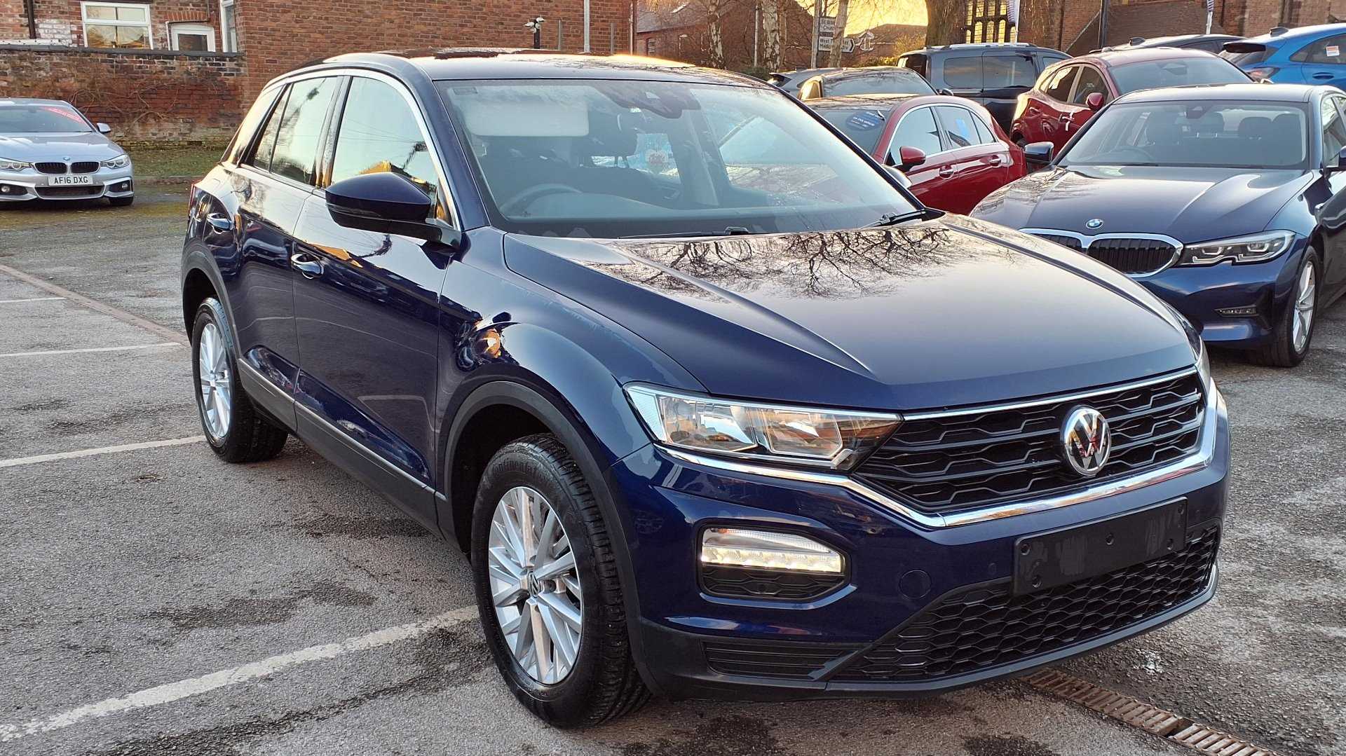 Main listing image - Volkswagen T-Roc