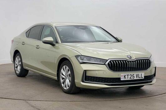 Main listing image - Skoda Superb