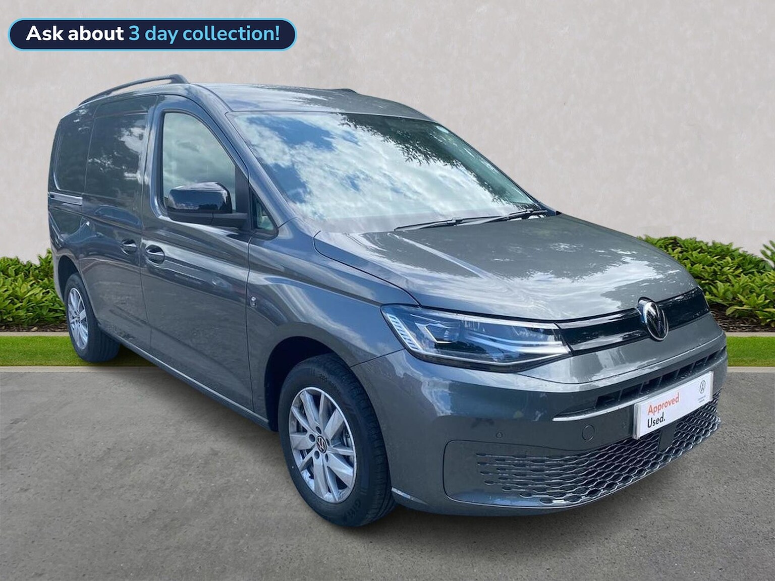 Main listing image - Volkswagen Caddy Maxi