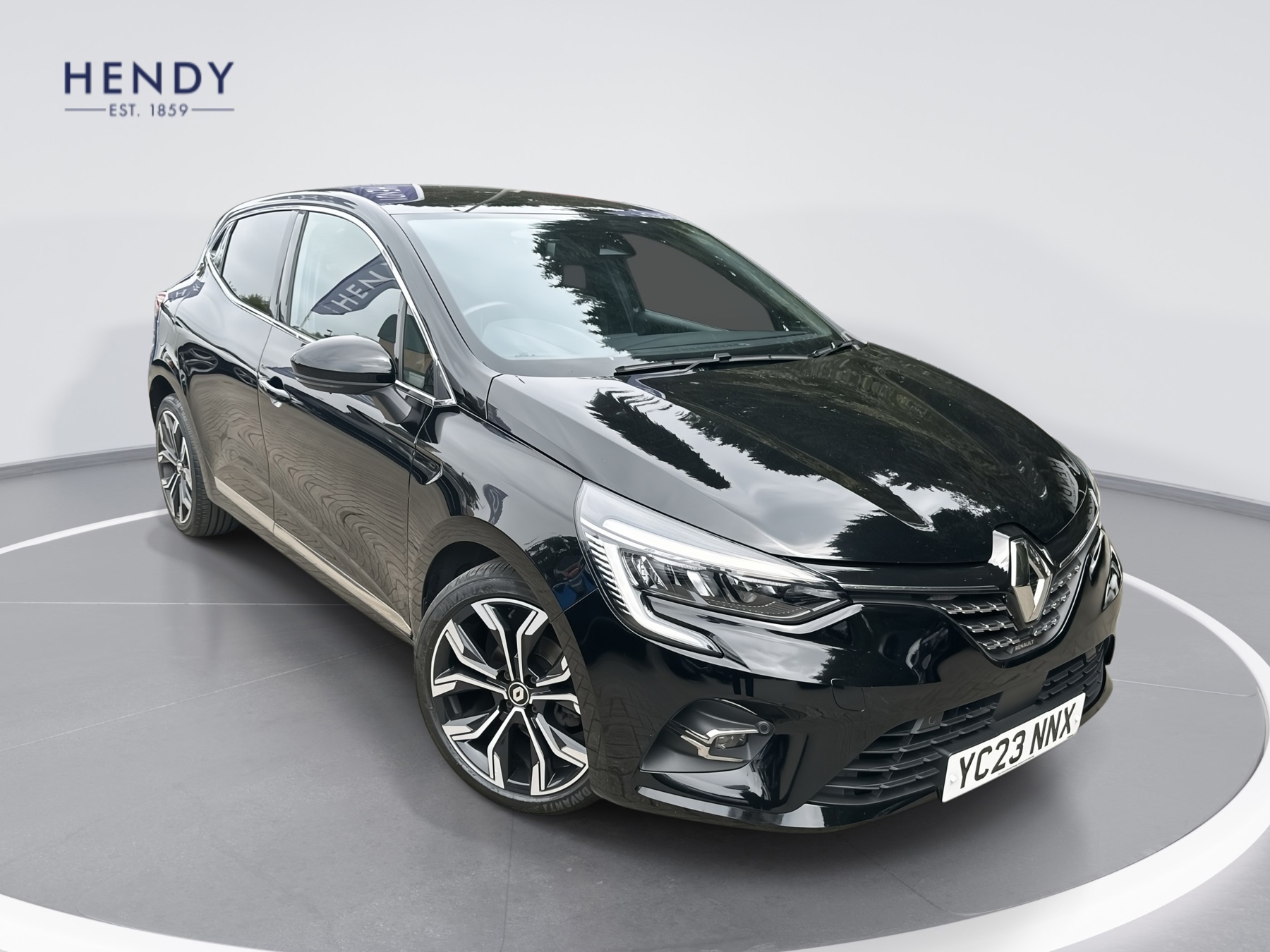 Main listing image - Renault Clio